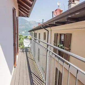 Just Close To The Lake In Bellagio